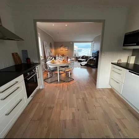 Koselig Med Utsikt, Gaavstand Fra Sentrum * Stord