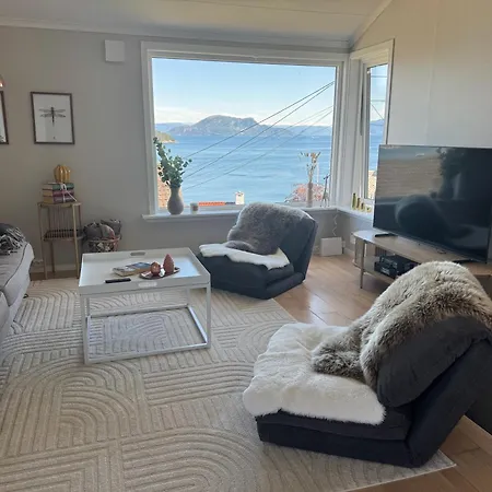 Koselig Med Utsikt, Gaavstand Fra Sentrum アパート *